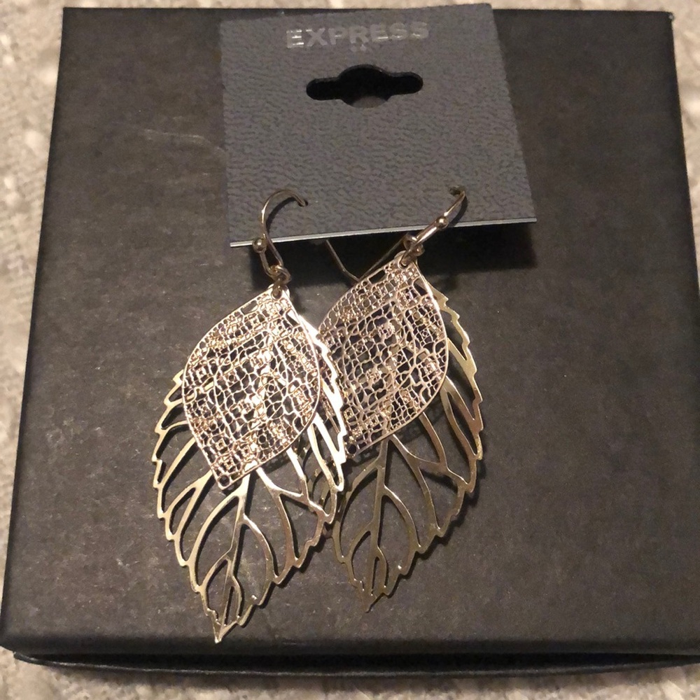 Express leaf earrings gold tone